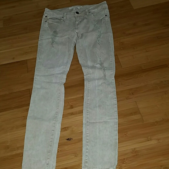 Ripped skinny jeans