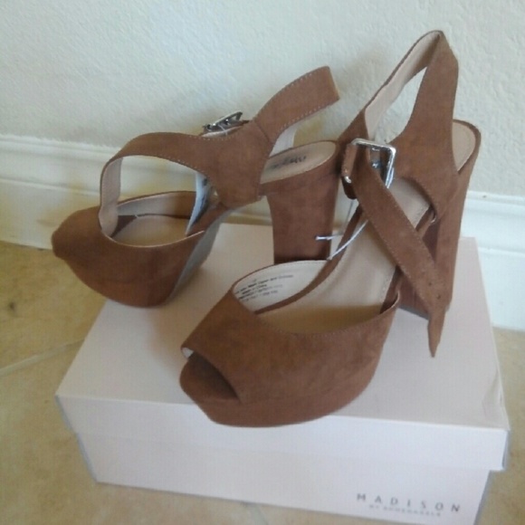 Perfect platforms in the perfect color - Picture 2 of 4