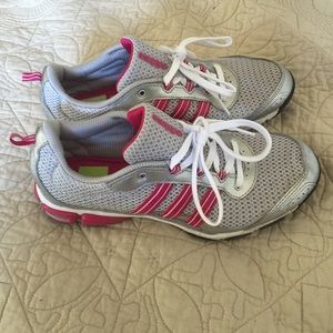 Fit foam Adidas sneakers