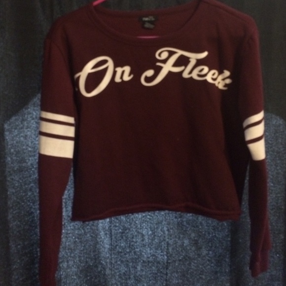 On fleek crop sweater
