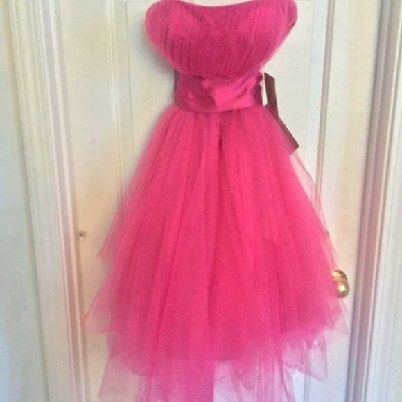 Cocktail/bridesmaid dress worn once for a wedding. - Picture 4 of 4