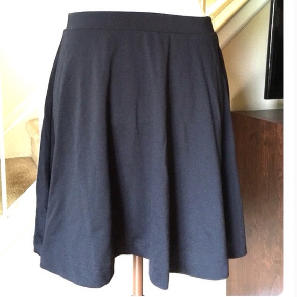 🎈2/15 NWT Black Circle Skirt S or M - Picture 2 of 4