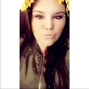 Meet your Posher, Emily