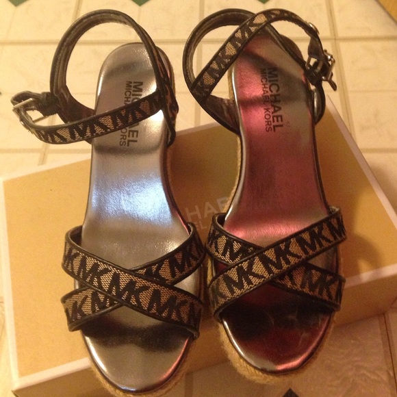 Sandal