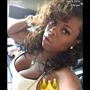 Meet your Posher, Nakia