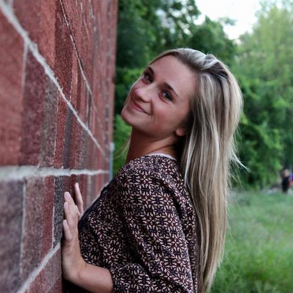 Meet your Posher, Abigail