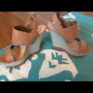 Steve Madden sky high cognac wedges