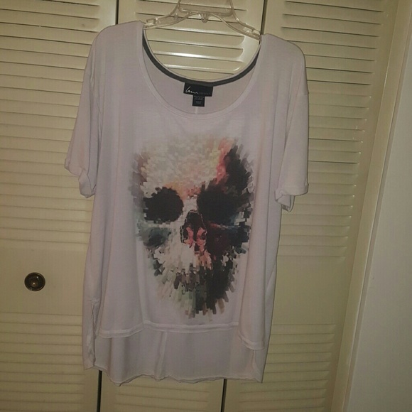 Hi-lo skull t-shirt by Lane Bryant