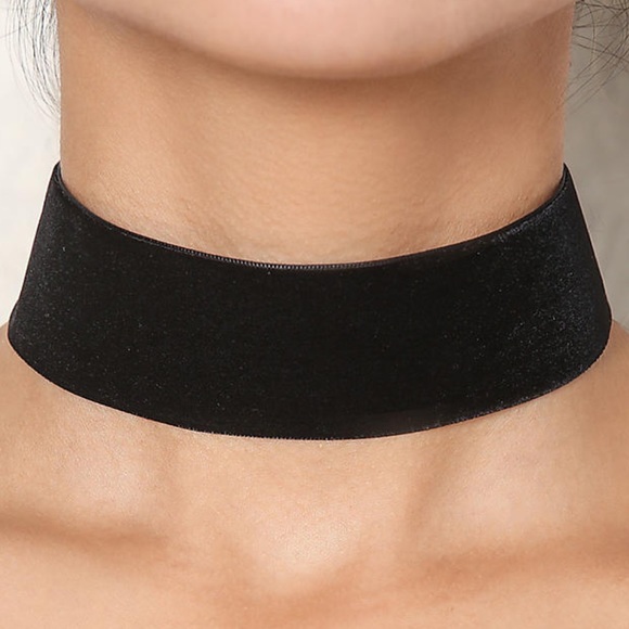 Black thick velvet choker. Custom made for u
