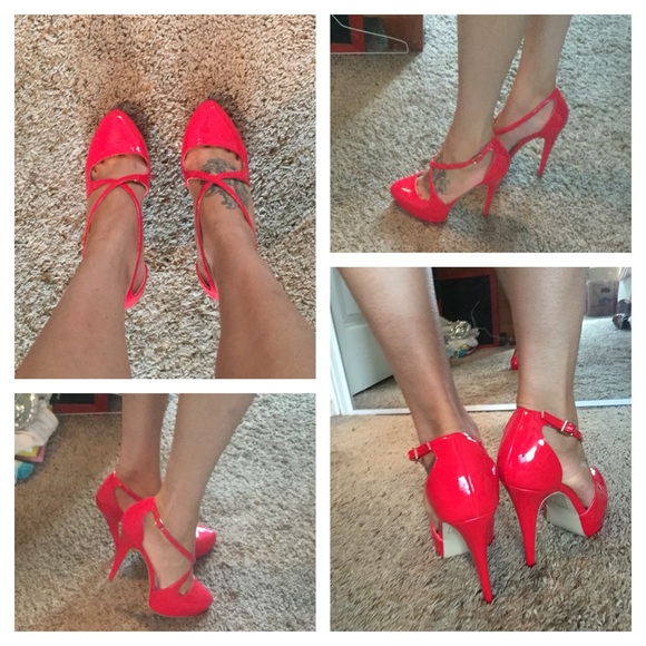 💋Red Patten Leather Heels💋 - Picture 4 of 4