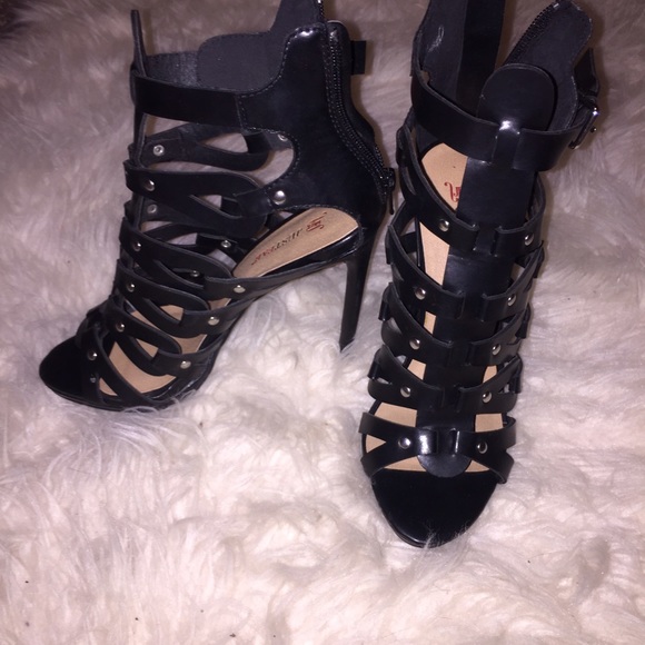 Black heels⚫️💐