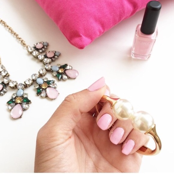 Lovely fashion necklace! - Picture 2 of 3