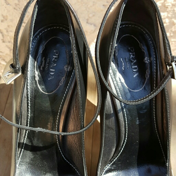 Prada.  FLASH $ - Picture 3 of 3