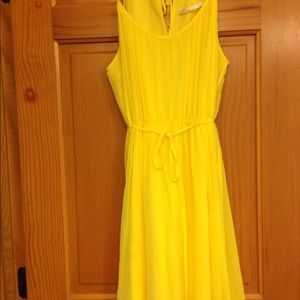 Susana Monaco Chiffon Tie Waist Keyhole Dress