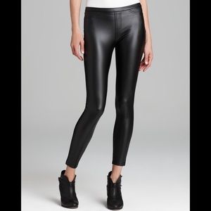❌Sold❌NWT Hue leatherette leggings Black XS
