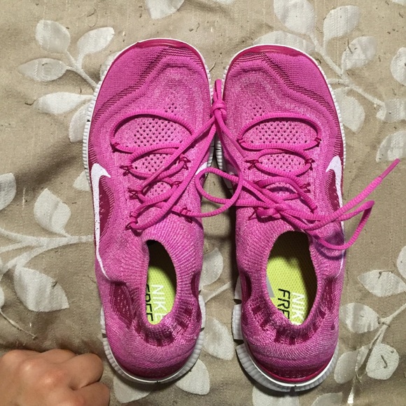 Brand new!! Never worn. Nike free running shoes.