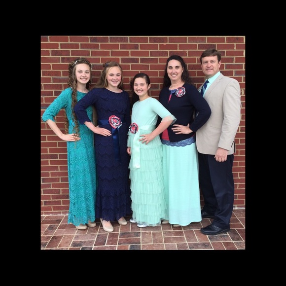 Meet your Posher, Sylena - Picture 1 of 1