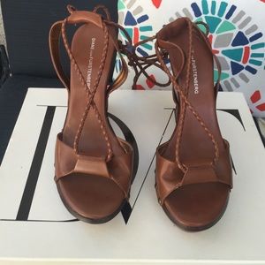 Diane Von Furstenberg Mecca Lthr Weave Rope Wedge