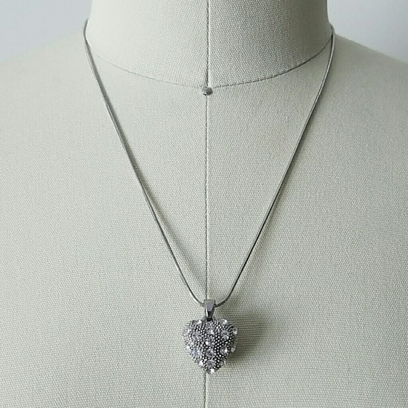 NWT American Eagle rhinestone heart necklace - Picture 2 of 3