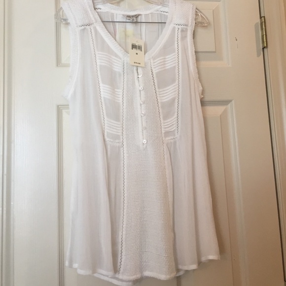 Lucky Brand sleeveless top. Beautiful details.