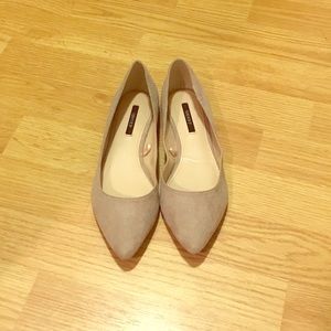 Taupe/tan Pointy Flats
