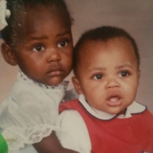 Meet your Posher, Mona