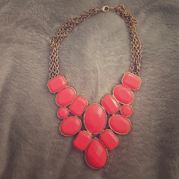 Statement necklace
