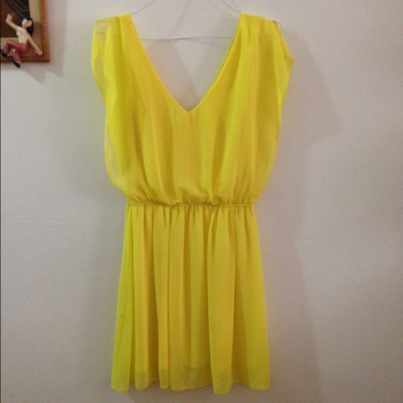 Stunning Yellow 213 Silk Dress - Picture 5 of 7