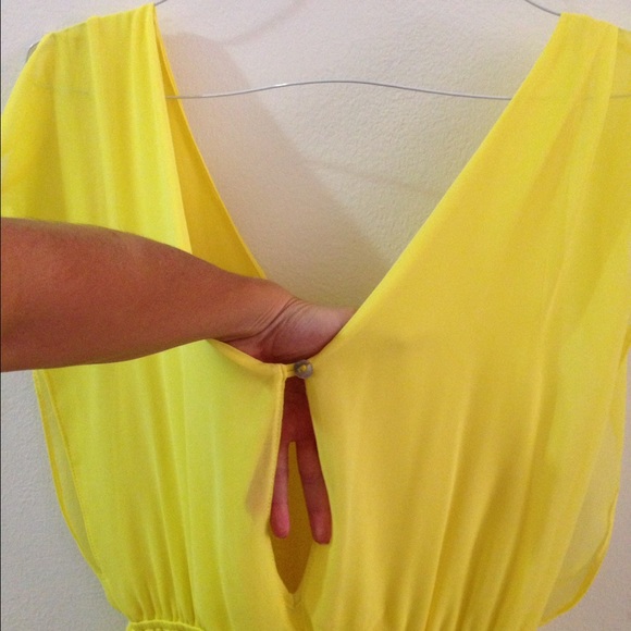 Stunning Yellow 213 Silk Dress - Picture 4 of 7