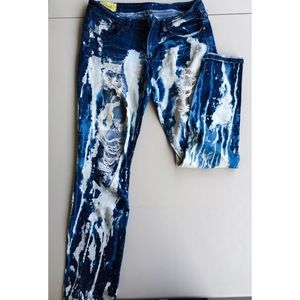 Edgy MACHINE severely distressed jeans🔥