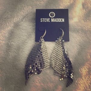 Sexy statement earrings!