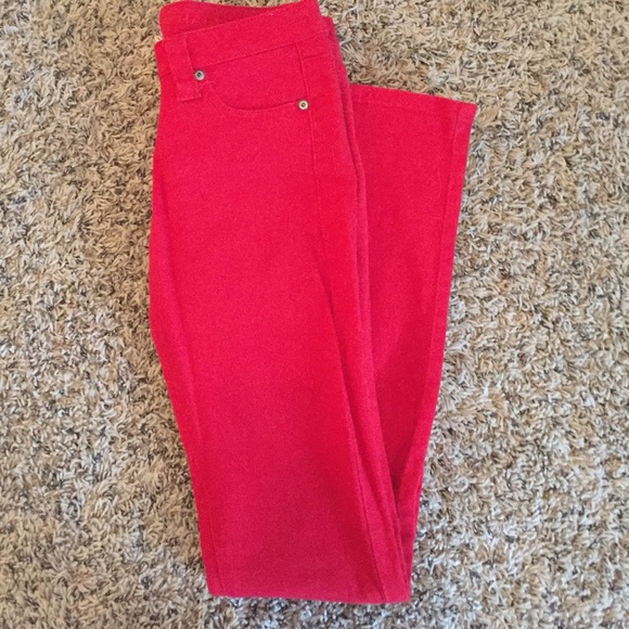 Red skinny jeans.