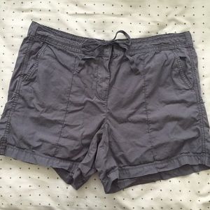 LIKE NEW Ann Taylor LOFT Grey Shorts - Size 12