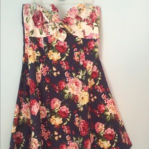 Sexy flared floral Pin-up dress