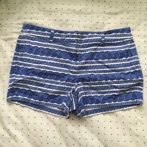 LIKE NEW Vineyard Vines Rope Print Short - Size 14