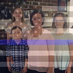 Meet your Posher, Lora