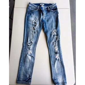 Severely distressed wax jeans💥