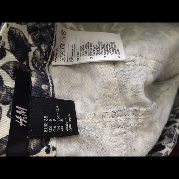 H&M floral print shorts size 8 - Picture 4 of 4