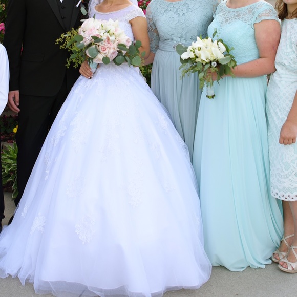 Allure 9114 Wedding dress Size 2 - Picture 4 of 4