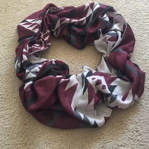 Reversible scarf