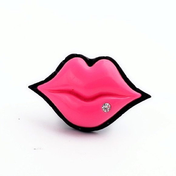 CLOSET CLOSING - Big Lips Ring - Picture 2 of 4