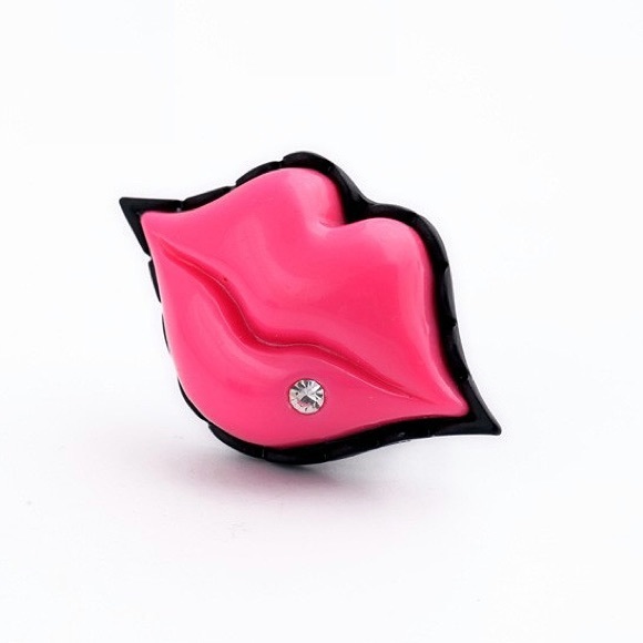 CLOSET CLOSING - Big Lips Ring - Picture 3 of 4