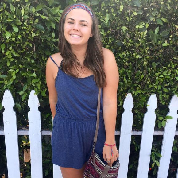 Meet your Posher, Elizabeth