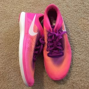 Nike flex 2016 run size 8