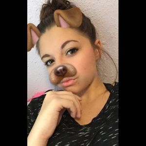 Meet your Posher, Cecilia