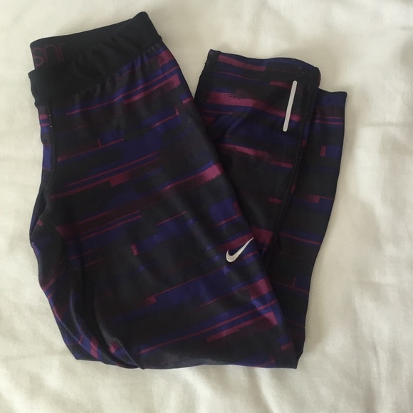 Nike Pants - Nike dri-fit crop