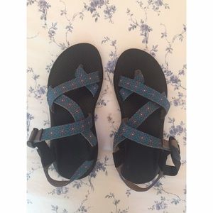 Chacos (lightly worn)