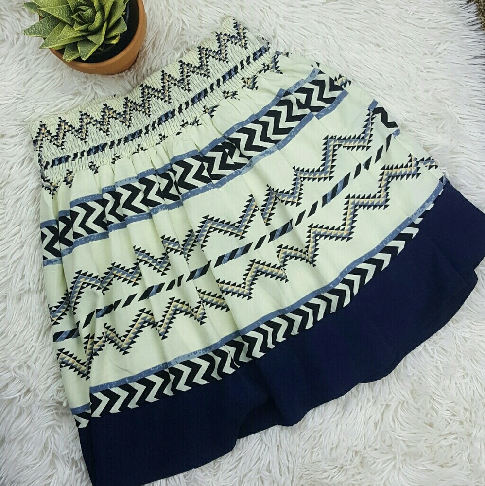 NWT Flowy ~ TRIBAL ~ Boho ~ Skirt Sz Small