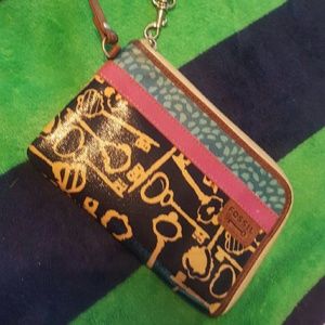 Fossil wristlet