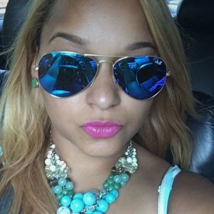 Meet your Posher, Erika